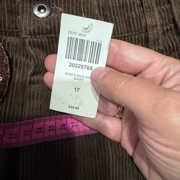 Hot Topic Disney Chip ‘N’ Dale corduroy shorts with matching Disney ears - Picture 2 of 3